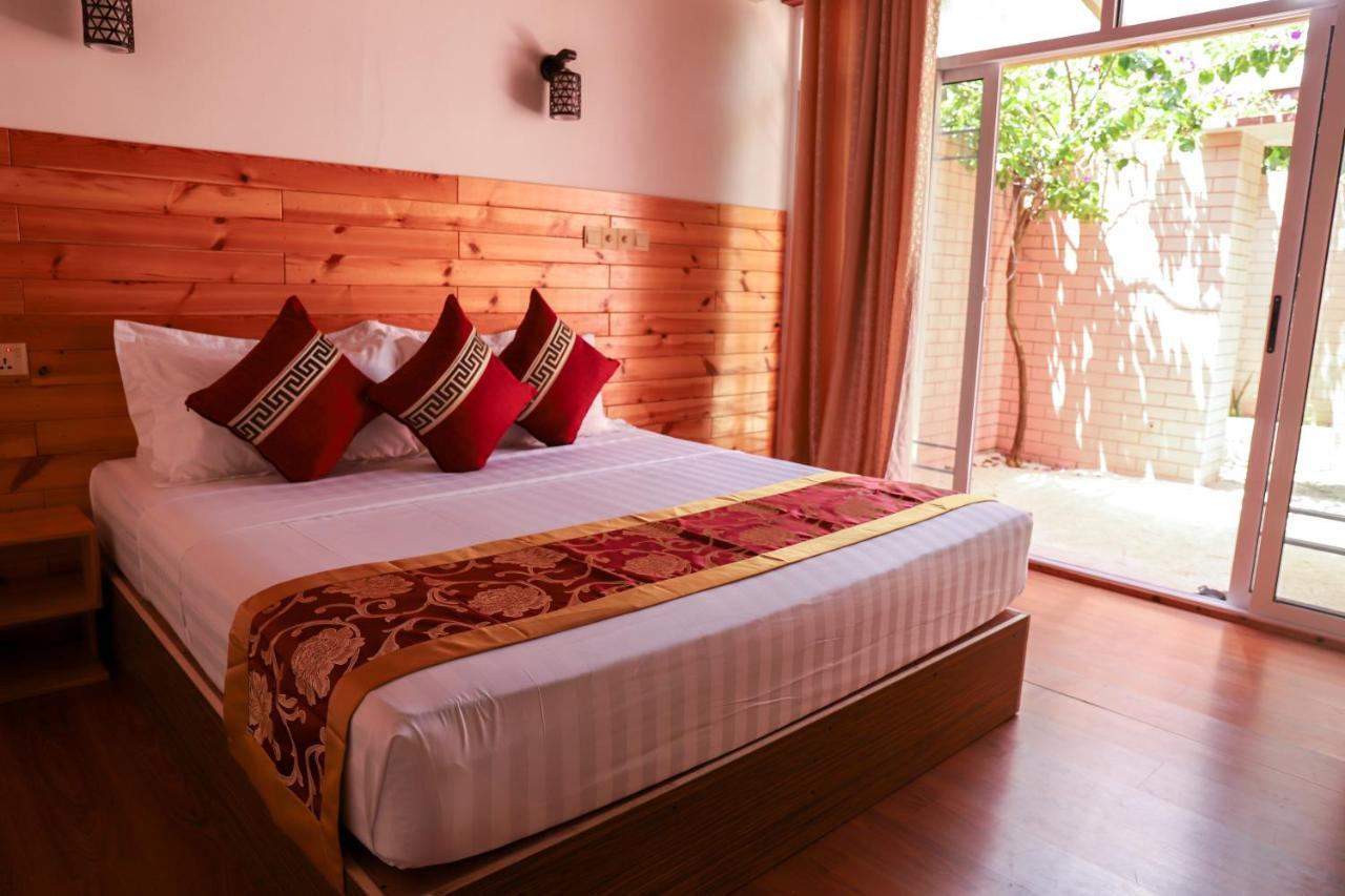 New Breeze Thoddoo Inn Екстер'єр фото